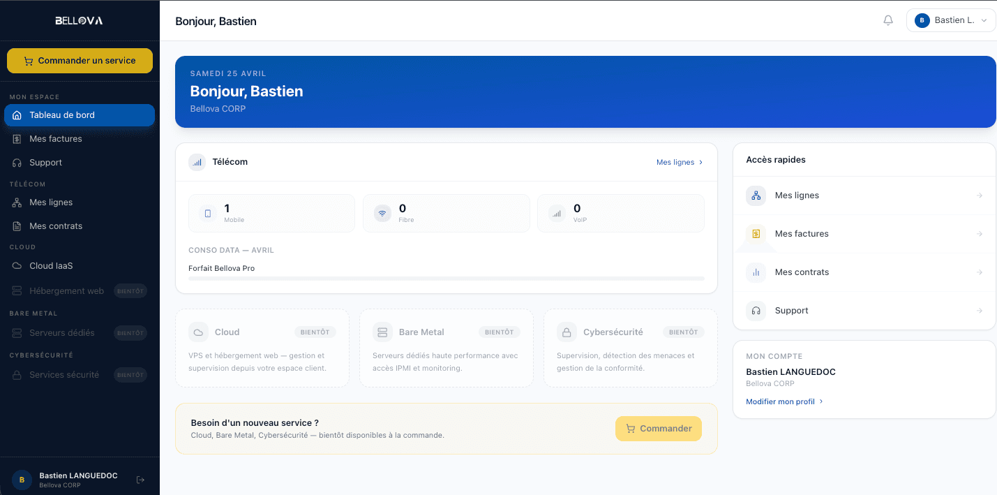Capture d'écran de Bellova Connect, portail client SaaS développé par Bellova CORP avec Laravel, React et Tailwind CSS. Interface de gestion des contrats, factures, tickets support et double authentification.